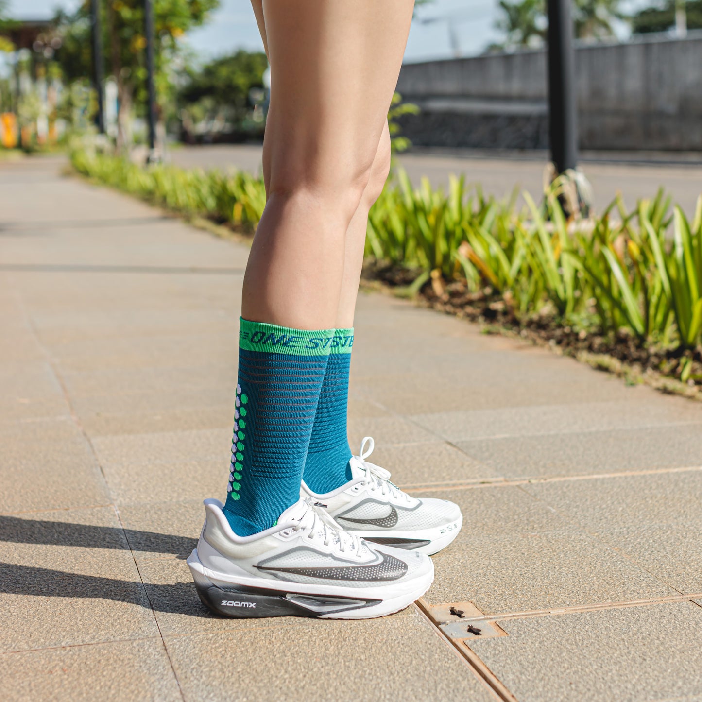 Aqua Lime High Compression Running Socks